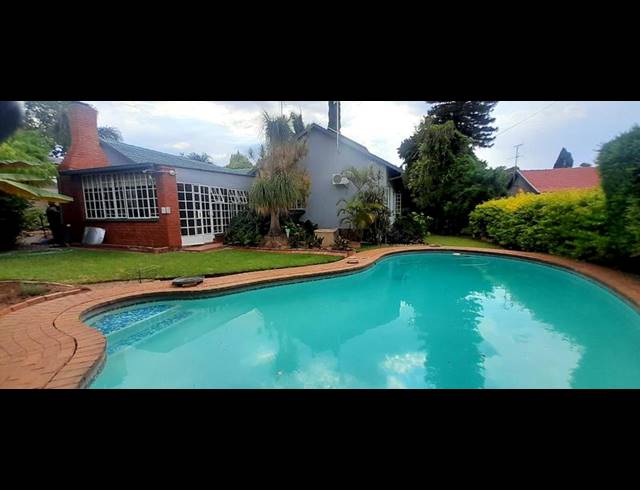 5 BEDROOM HOUSE FOR SALE IN FLORAUNA